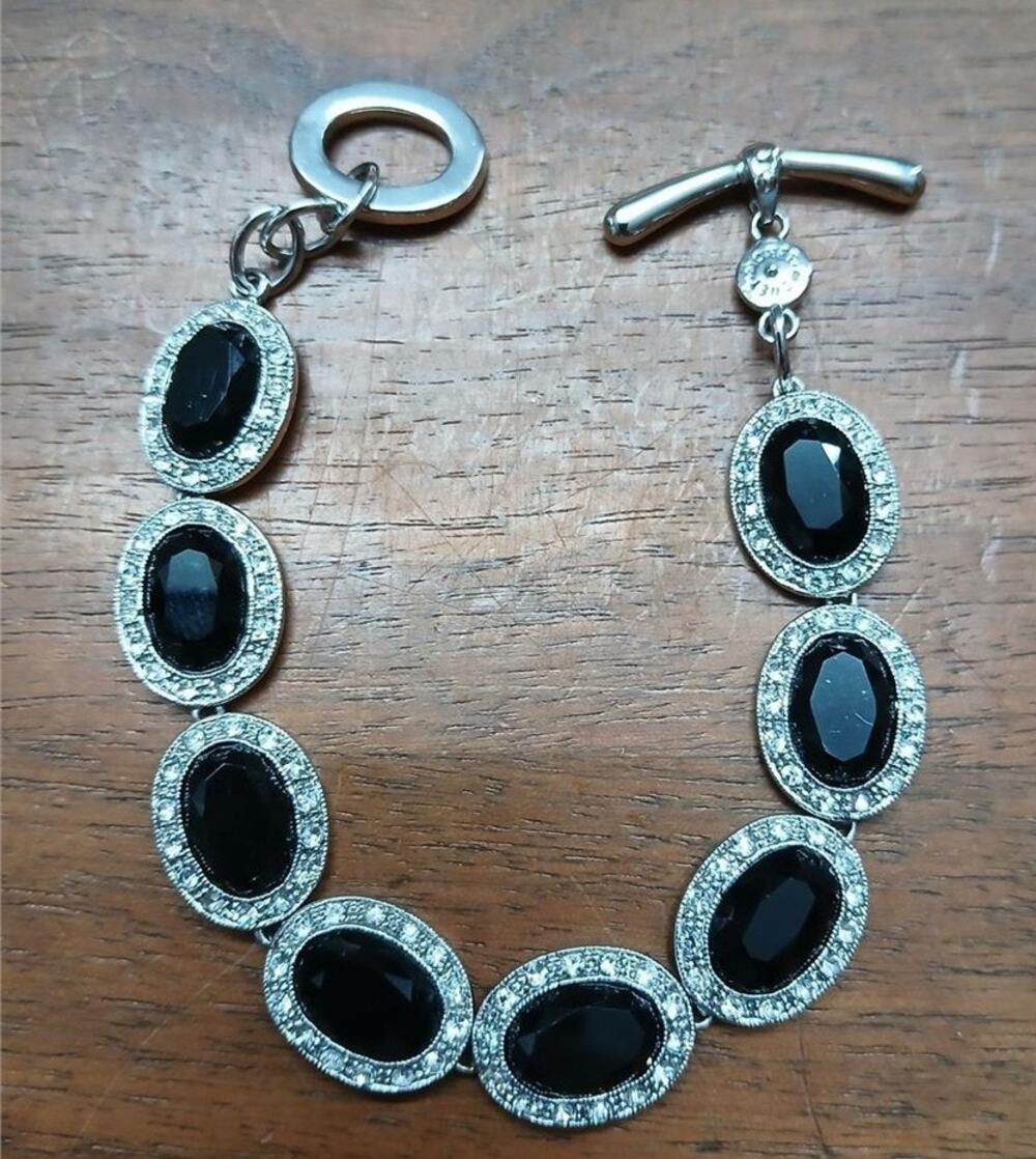 Vintage Monet Silver Oval Link Bracelet 7.75" Toggle Clasp Elegant Shine